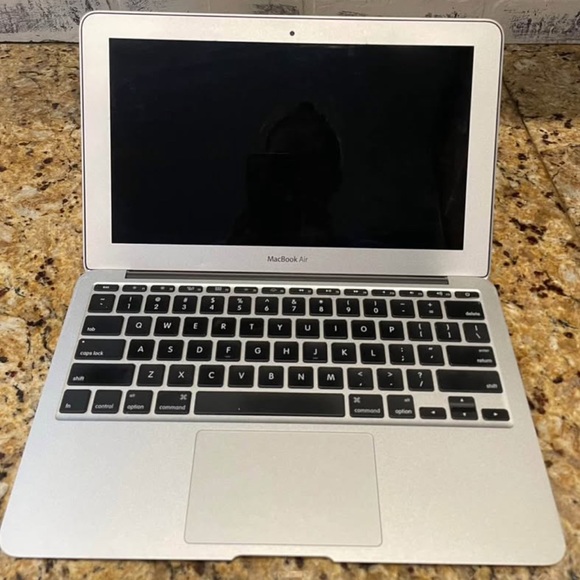 Apple MacBook Air 2011 13” - Picture 3 of 4